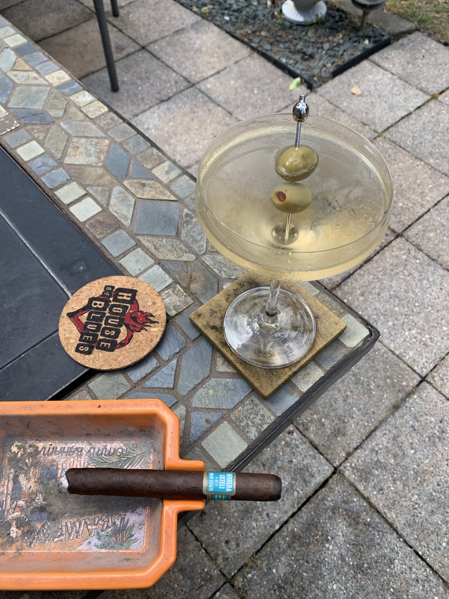 That time Friday combo ⁦@NewAmsterdam⁩ dirty and ⁦@drewestatecigar⁩