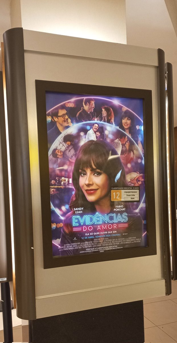 Boa noite amigos!

Vim no cinema com meu irmão ver Evidências do Amor! Quebra tudo Sandy 🤩