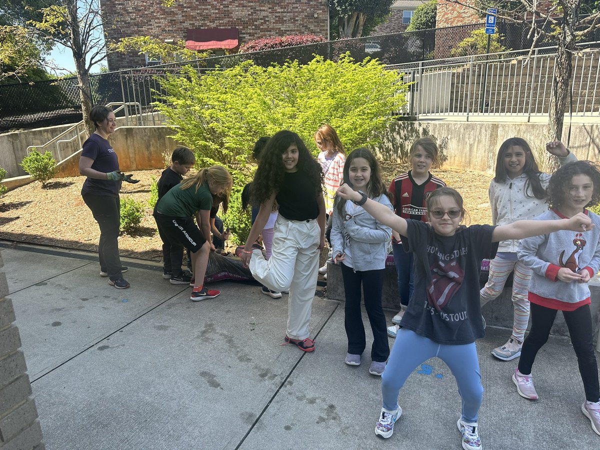 Kristin Siembieda (@stembieda) on Twitter photo Thank you <a href="/Truist/">Truist</a> for beautifying <a href="/APS_SPARK/">Springdale Park</a> today! Alicia Cardillo and Lauren Pallotta for making our school SPARKle! β¨ π <a href="/drjtoney/">π»π£. ππππππππ£ ππ πππͺππ³π</a> <a href="/sarapruett5/">Sara Pruett</a> Thank you <a href="/Truist/">Truist</a> for beautifying <a href="/APS_SPARK/">Springdale Park</a> today! Alicia Cardillo and Lauren Pallotta for making our school SPARKle! β¨ π <a href="/drjtoney/">π»π£. ππππππππ£ ππ πππͺππ³π</a> <a href="/sarapruett5/">Sara Pruett</a>