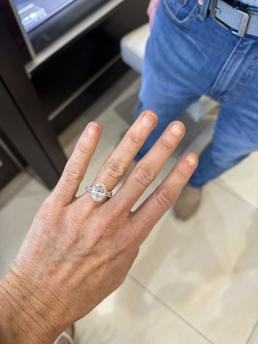 Finally getting my #EngagementRing back from being resized! It is more beautiful than I remembered!

Thank you #LewisJewelers!!!
