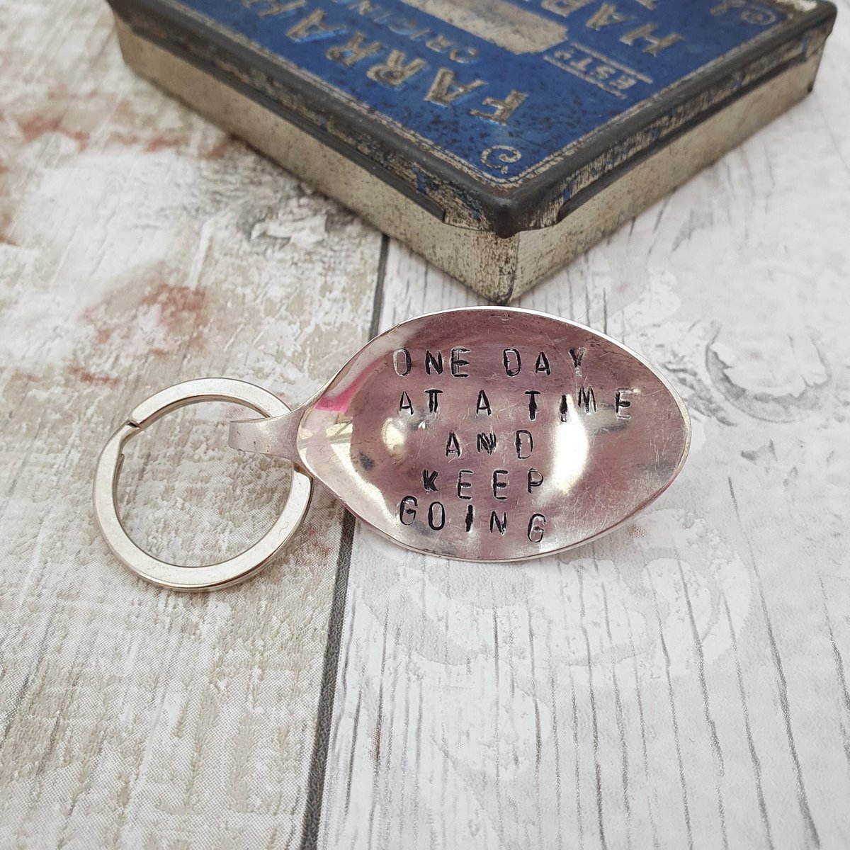 One day at a time keychain, keep going, encouragement gift, best friend keyring, friendship, custom stamped, gift for him, silver spoon, T1 tuppu.net/18114d60 #Shopsmall #SMILEtt23 #Handmade #Etsy #QuoteKeychain