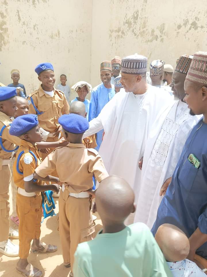 hamxert's tweet photo. Senator @AnkaIya admiring young sojojin Sunnah in his home town Anka today 12th April 2024. He dearly has strong feelings for his religion's progress. https://t.co/dUIh2jiiYf