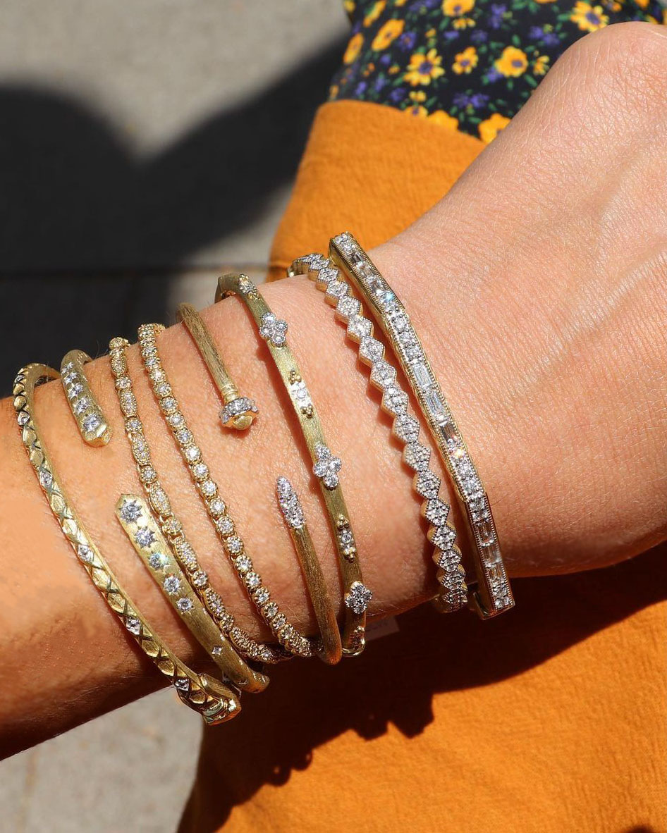 NaifehFJ's tweet image. These Judefrances bracelets add a touch of sparkle to every wrist, shining like the sun in warmer weather. ✨ #NaifehFineJewelry #Judefrances #StackableBracelets