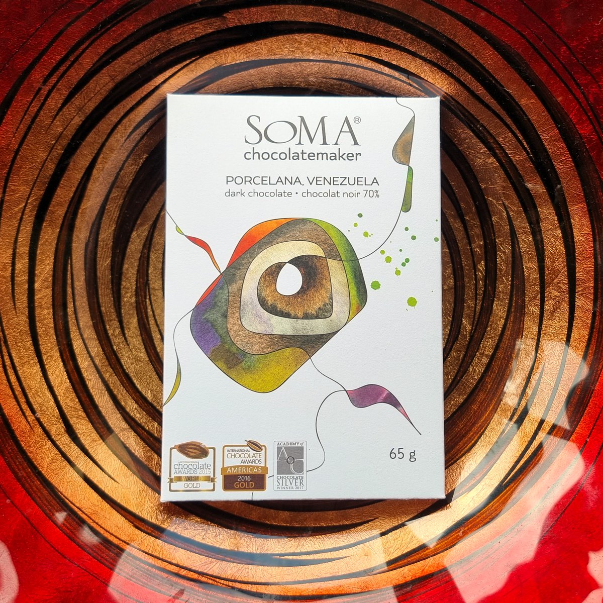 🤫💪

'A gentle roast & conch exposes an extraordinary and complex chocolate containing a full scale of delicate tasting notes. Very round with a freakishly long finish. Quiet & mighty. ' @somachocolatemaker

#somachocolate #somachocolatemaker #chocolatebars #craftchocolate