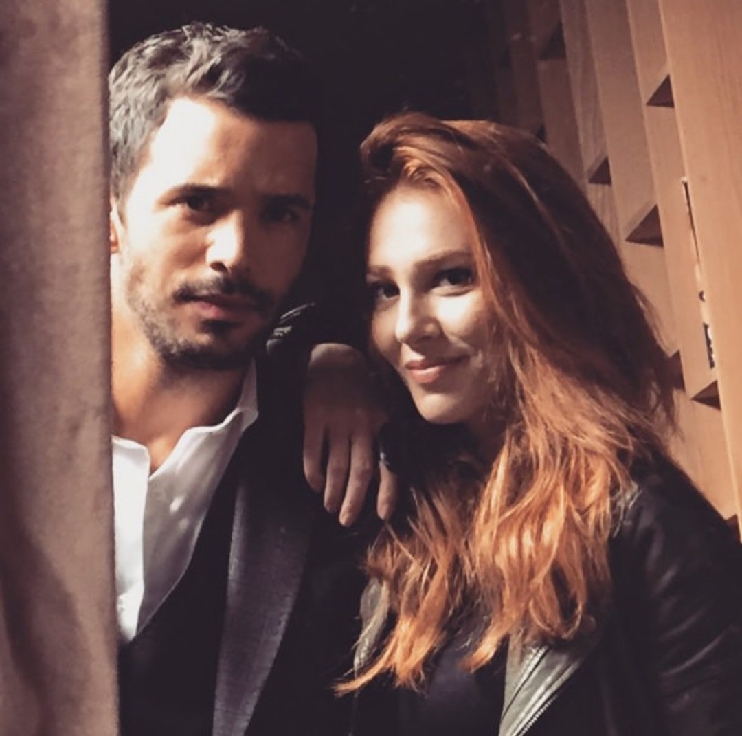 İyi geceler... Musmutlu geceleriniz olsun 🧡🖤 #ElçinSangu #BarışArduç #KiralıkAşk