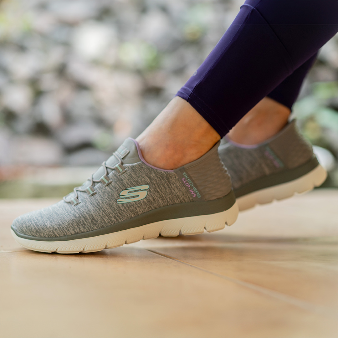 QuarkStyle's tweet image. Pick up the pace with increased ease-of-wear and superior comfort wearing Skechers Slip-ins👟🚶‍♂️.

Shop now in stores and online: ow.ly/Y1bk50RetKQ