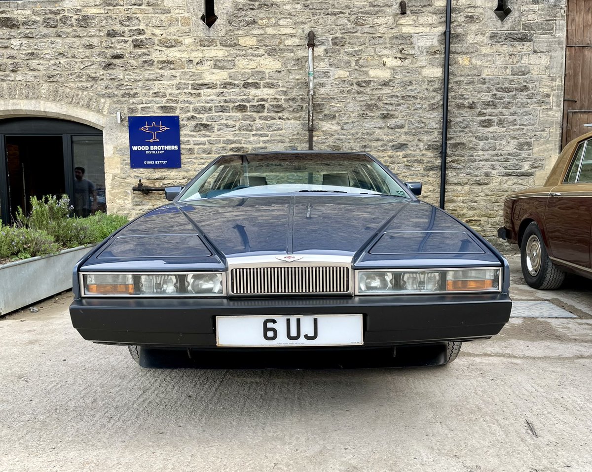 Glorious to see this #AstonMartin #Lagonda 😍