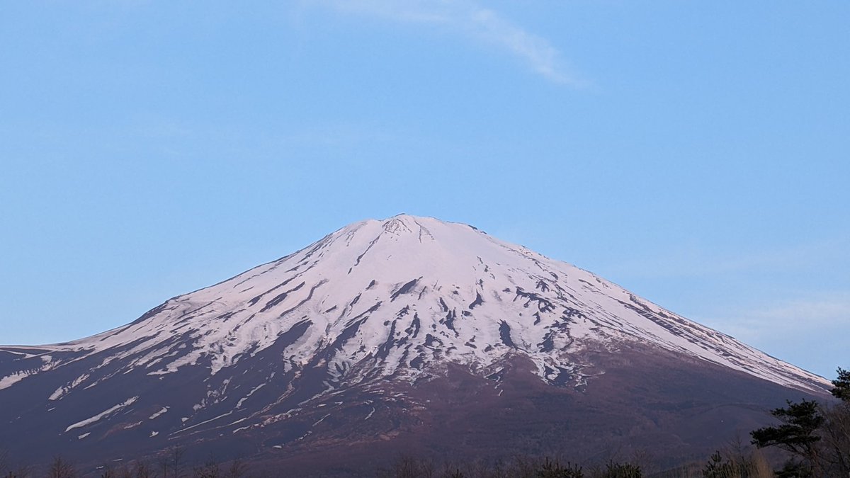 md_subashiri's tweet photo. おはようございます。
須走は快晴です。
紅富士もきれいにみることが出来ました。
ミッションをやる際は気をつけてプレイしてください。
#ingress #MD須走 #MDL須走 https://t.co/zq1GLjJdcf