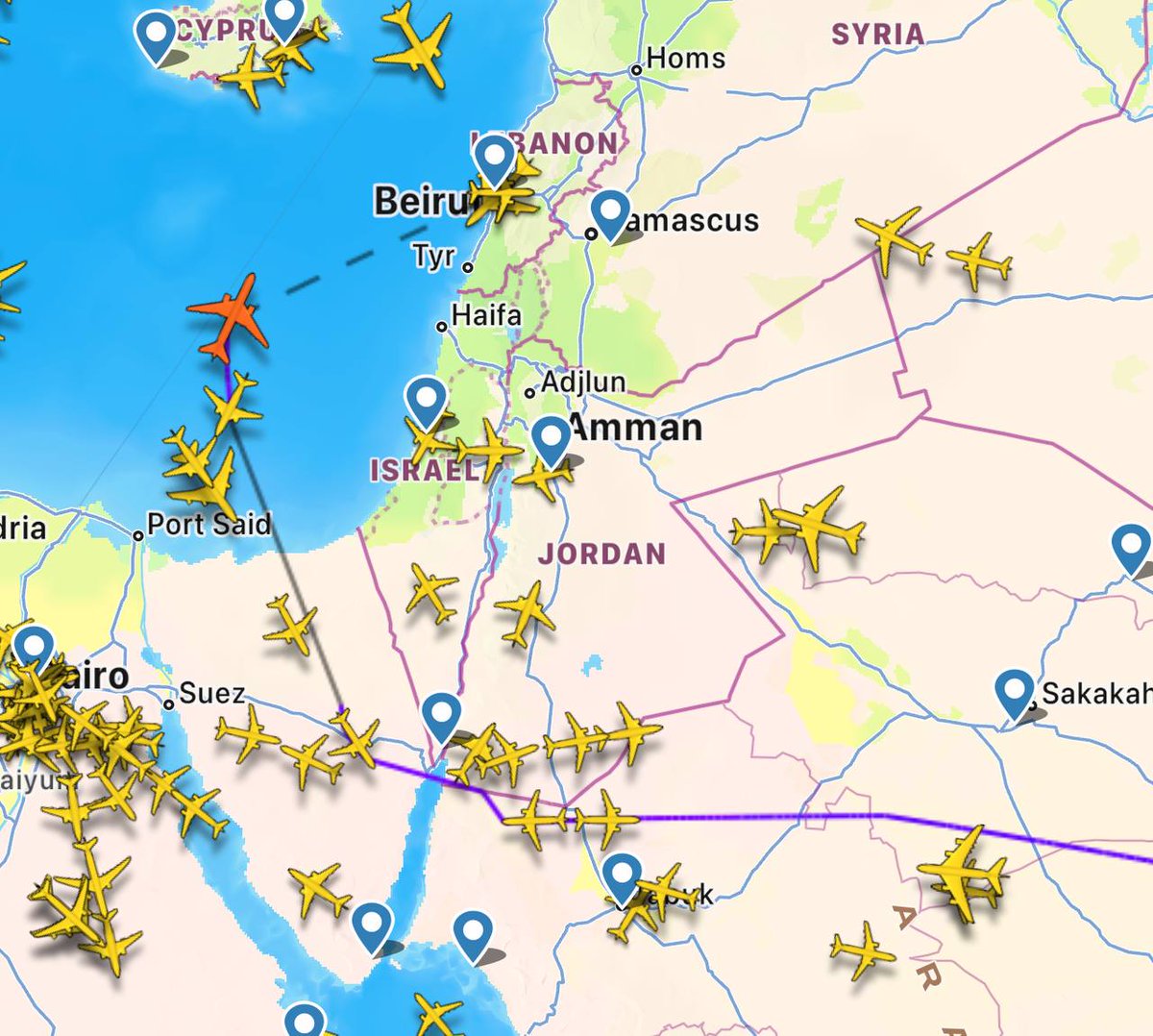 SammiUllahh's tweet photo. The skies above Israel are looking a bit empty these days! Planes are actively avoiding Israeli airspace  #EmptySkies #Israel #Airspace https://t.co/TvCuWKzv7y