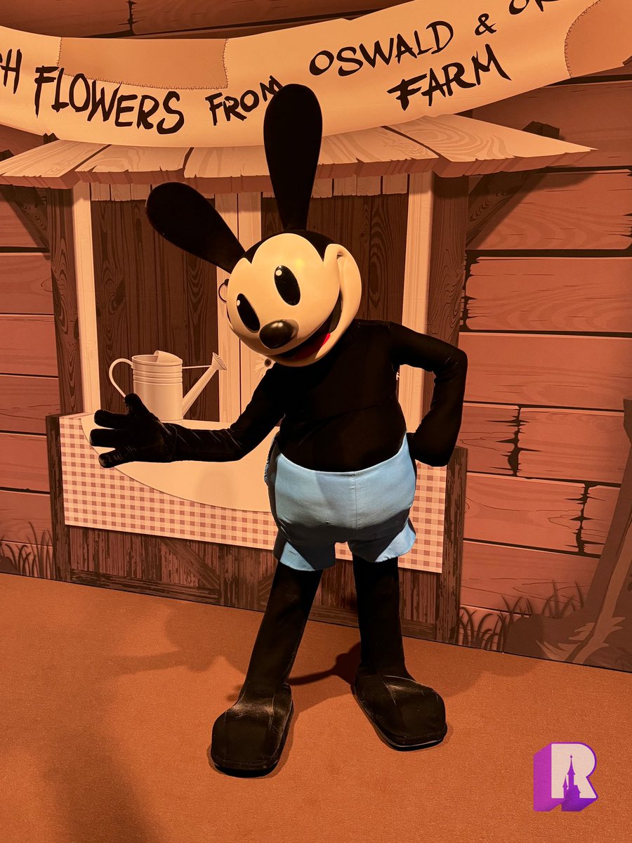 📍 Oswald, meeting Guests tonight at the Studio 1 sendoff party: