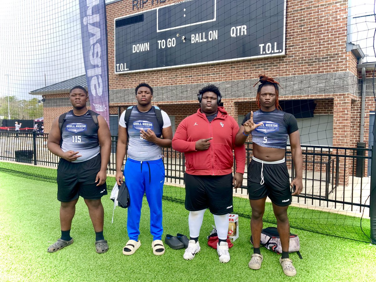 👀”Larry Said He Knew Him” @ScoutFball These young men had a solid day last month @RivalsCamp in Dothan, AL….. Of the 4, I knew 3 was from Alabama & I wasn’t sure who the last athlete was….@ScoutFball said he knew him but either way these 4 guys deserve some shine for the…