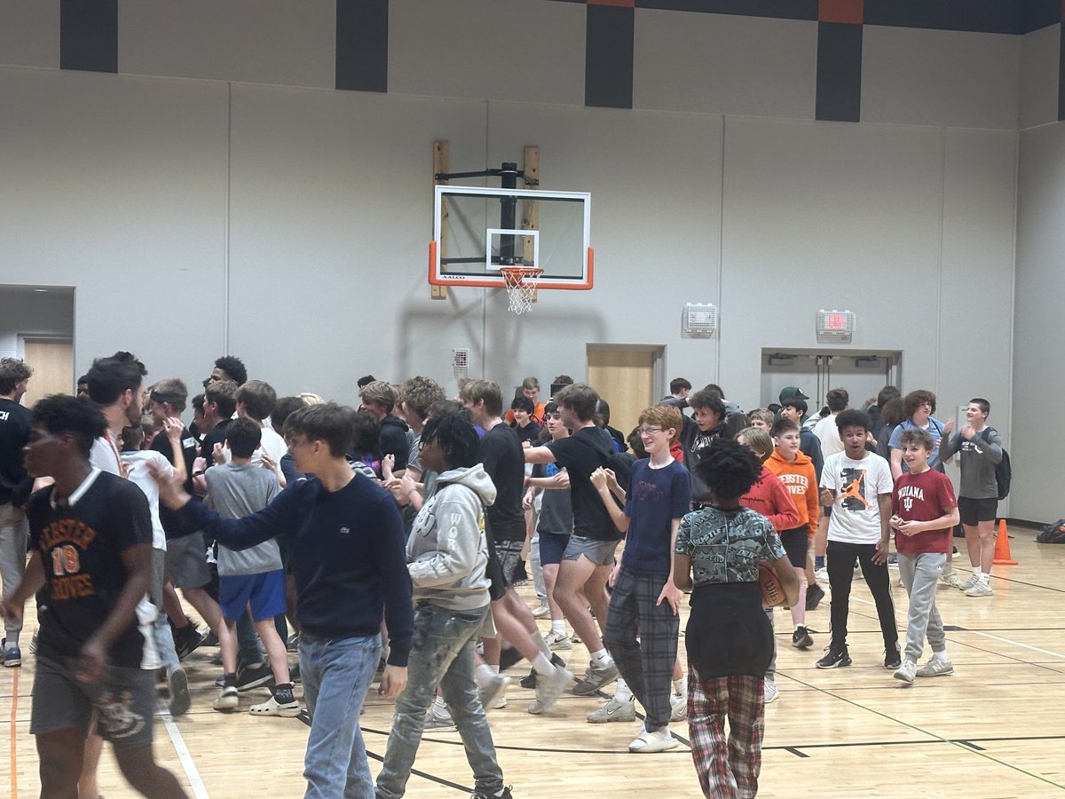 Big time upset in the Hixson 3 v 3 championship led to a court storming! Shout-out to the band, DJ, and fans who had the side gym rocking!!! #FutureStatesmen #TTW #TheTraditionContinues
