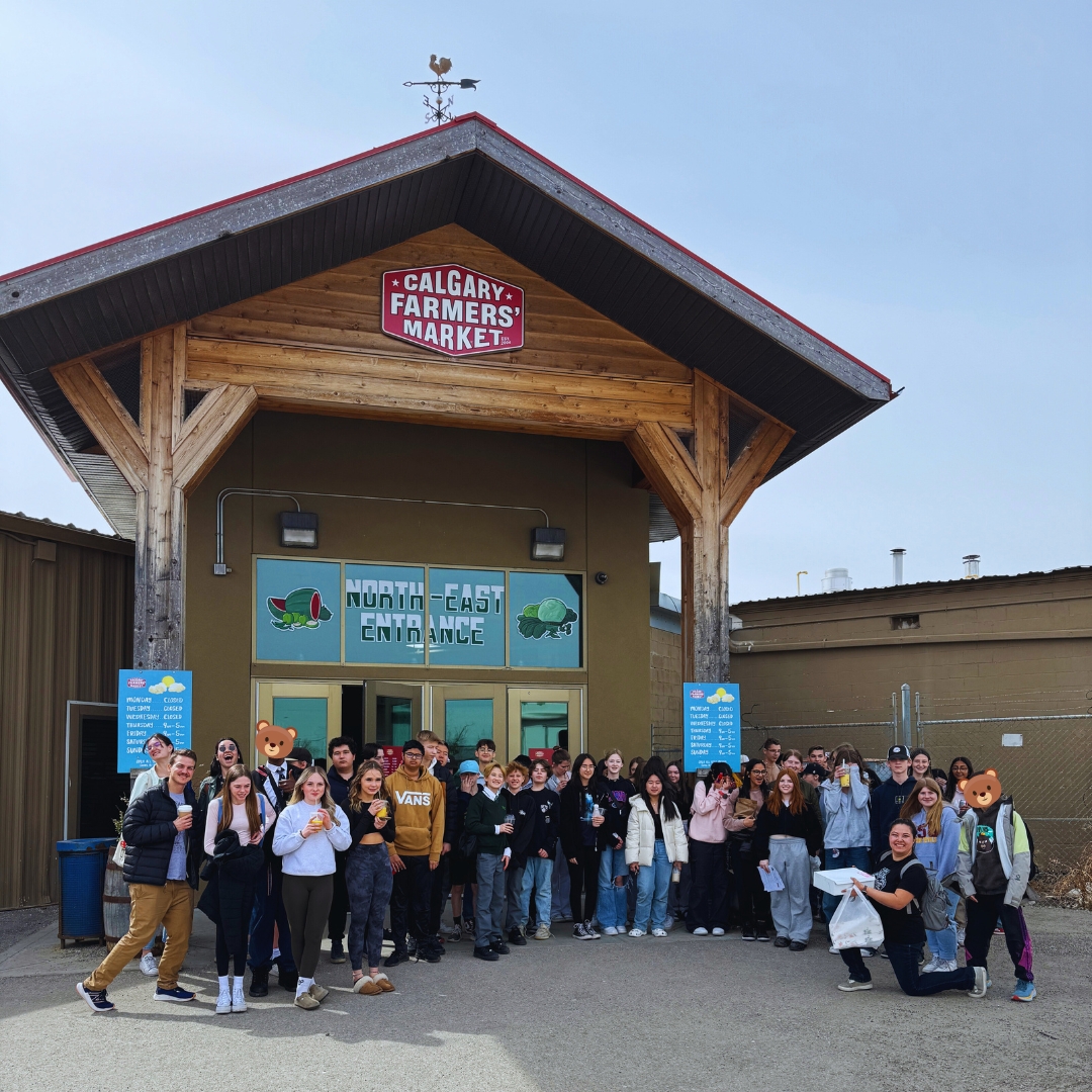 🎉 Fantastic day hosting Business 8/9 Students from Lakeshore School at our South Market! Not just selling local goods but educating on business, supporting local, vendor skills, and marketing strategies. 📚💼🌱 #CalgaryFarmersMarket #LakeshoreSchool #BusinessEducation