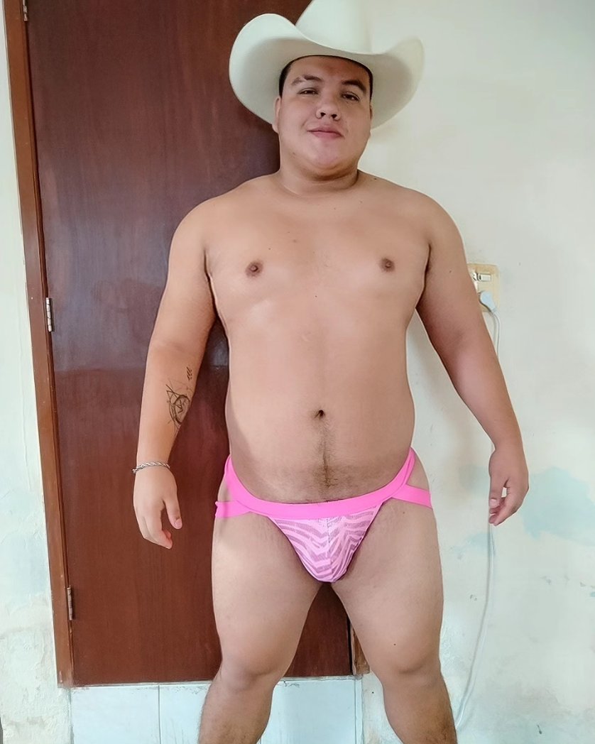 IsaiCorona22's tweet photo. Cowboy Pink 🩷 https://t.co/wwCl7jjFA8