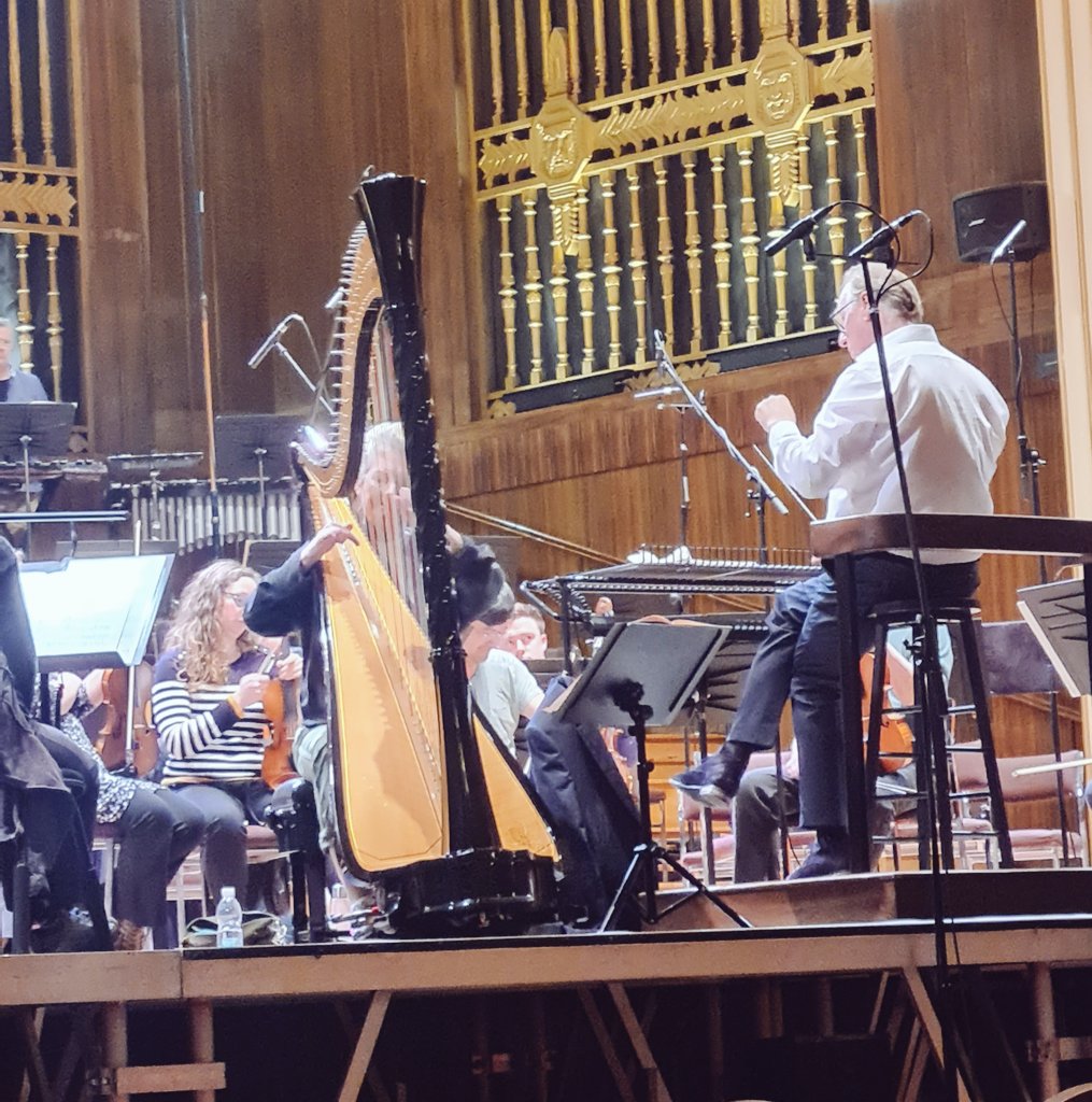 A guy came up to me in the interval of tonight's concert, in tears, saying he'd waited 50 years to hear Mathias' Harp Concerto. 'Was it worth the wait?' I asked. 'Yes, like you wouldn't believe.' A stunning performance by @CatrinFinch and @BBCNOW. 📻 Broadcast soon on @BBCRadio3.