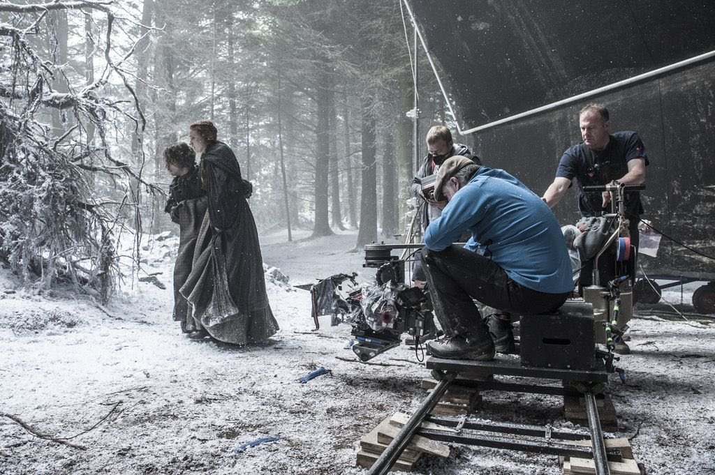 The scene with Sansa & Theon running through the snowy forest in Season 6 was filmed in the middle of the summer in 80-degree weather