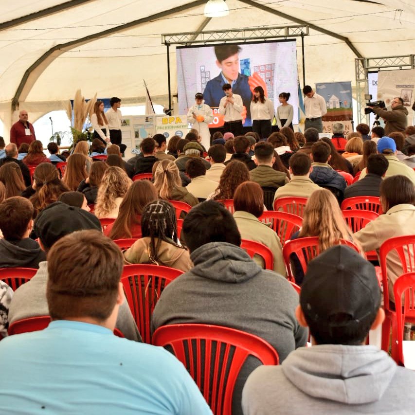 crea_arg's tweet photo. Así son los suelos de mi país dijo presente en Naredo INviTA 2024, la muestra a campo organizada por @intaargentina junto a @CREASudOeste, @RuralGuamini y @aapresid 🤝🏻

Alumnos participantes de la última edición compartieron todo lo que aprendieron sobre el recurso suelo 🌱❤️ https://t.co/3G8Y8VcZPw