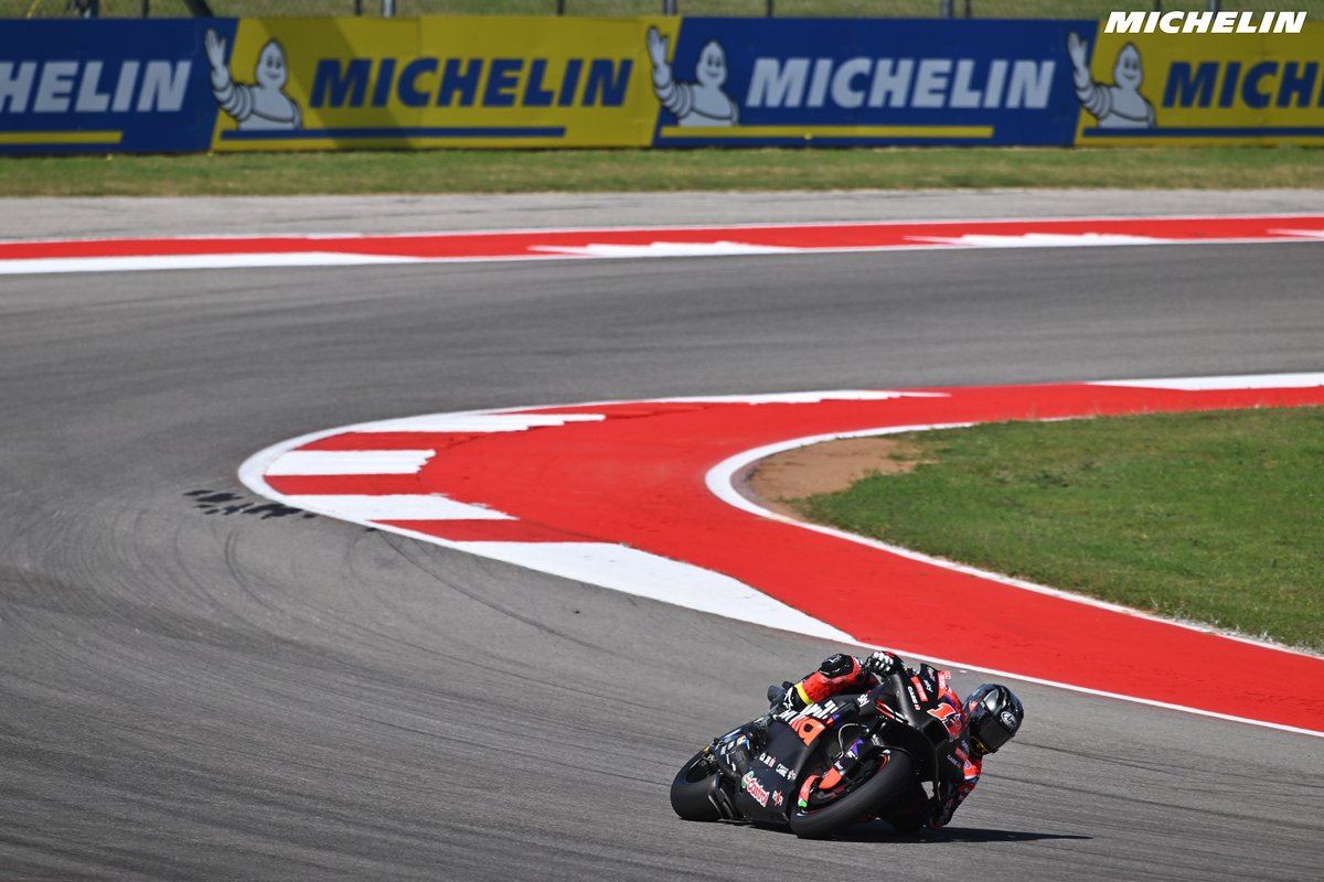 🏁Great start to the #AmericasGP weekend for our #MICHELINPower range of tires:

✅ @88jorgemartin smashed the all-time lap record by over 0.5 seconds.🔥
✅Maverick Viñales, fastest this morning, ended 2nd and also broke the previous all-time record.💪

#MichelinMotoGP