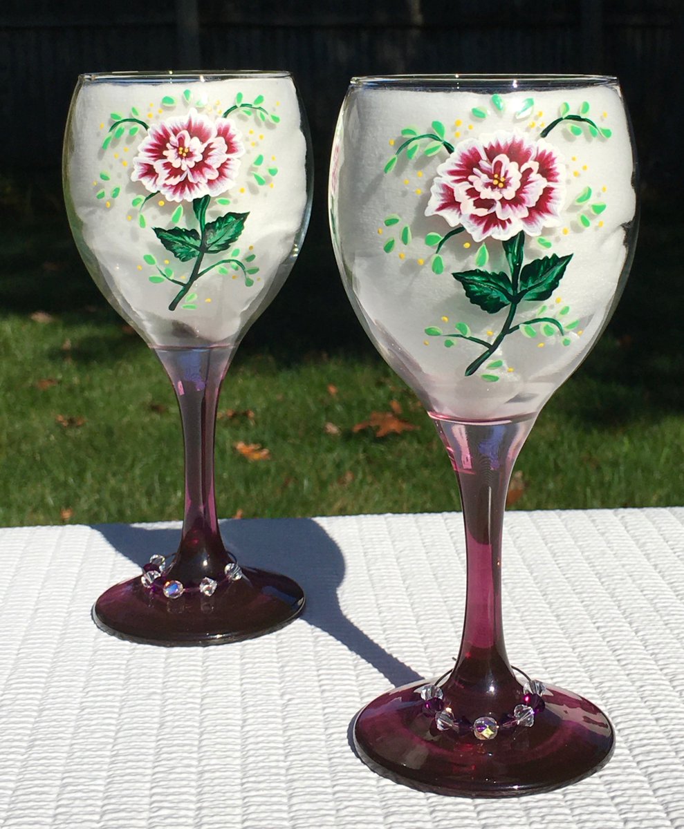 Roses that last forever etsy.com/listing/894716… #roses #wineglasses #giftsformom #SMILEtt23 #etsyshop #etsyhandmade