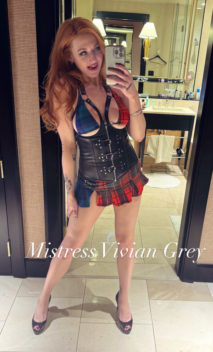 Vegas session was a success 😈✨ #mistressviviangrey #chicagodominatrix #vegasdominatrix #vegasmistress