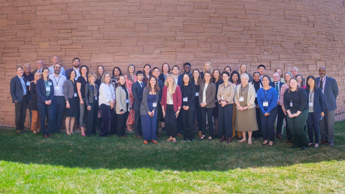 Look at all these dedicated advocates and researchers working to improve care for neurologic illness at the NeuroCARES conference in Denver! Thank you @NIH and @Neuropalcare