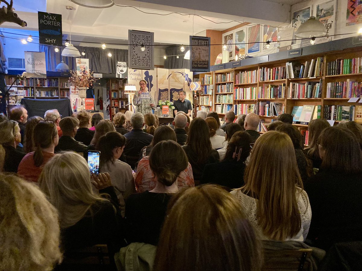 It started with @FleurSinclair collecting us in her Morris Minor & ended with her impassioned plea - inspired by reading Percival Everett’s #JAMES - for the audience to join her in trying to change the world for the better. We all stood & applauded 🧡🥹🥹🧡. TY @7OaksBookshop 🧡