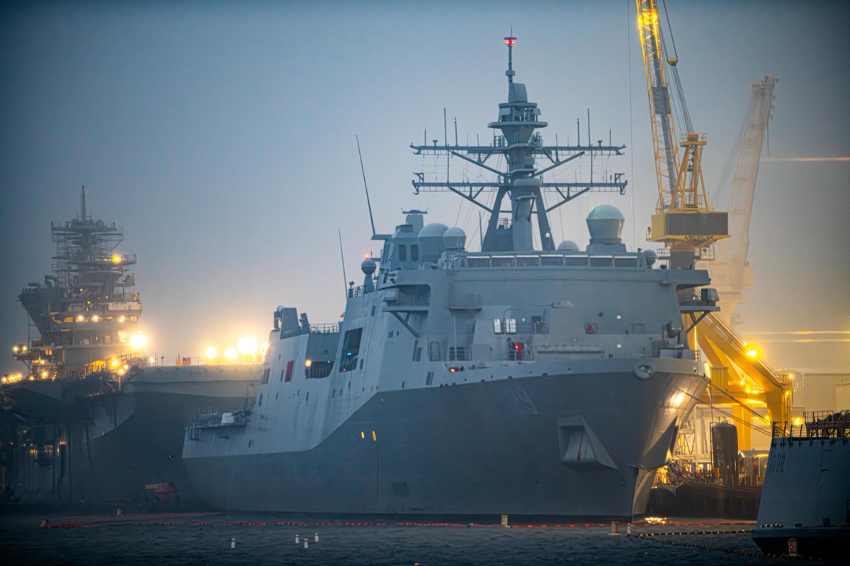 📰 #NEWS: @USNavy accepts delivery of amphibious transport dock USS Richard M. McCool Jr. (#LPD29), equipped with Raytheon-built SPY-6(V)2 radar. Read more: rtxcorp.co/49xnzqF 📷: @WeAreHII