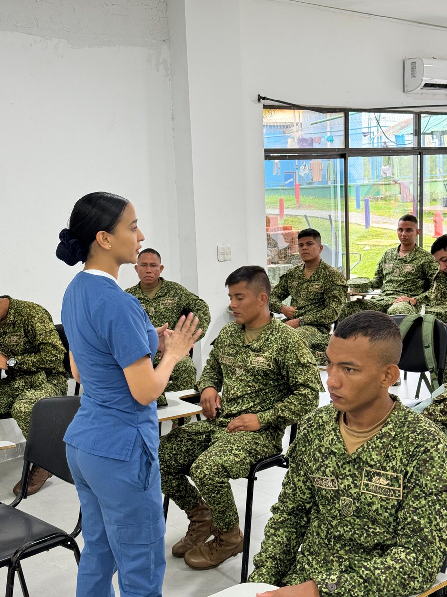 ⚓️Velando por el bienestar mental y emocional de nuestros tripulantes, el Dispensario Médico de Nivel II de #Buenaventura realizó una charla a los #MarinosDeColombia del Batallón de Infantería de Marina No.21 de la #BRIM2, en la que se habló de la prevención del suicidio.