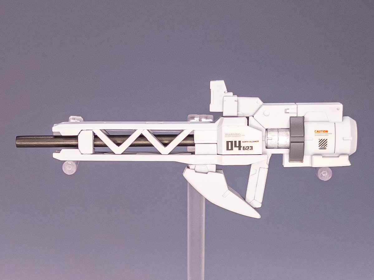 【'アマギール' IMWXカービン】 'Integrated Munitions Weapon' の名を持つ試作型ライフル。 トナータンク内の液化した複合材料から弾薬をリアルタイムで成形・射出する、所謂 '3Dプリンタライフル' である。 極めて高い性能を誇るものの、その機構から生産コストは主力EXM3機分に相当する。 #30MLGEX