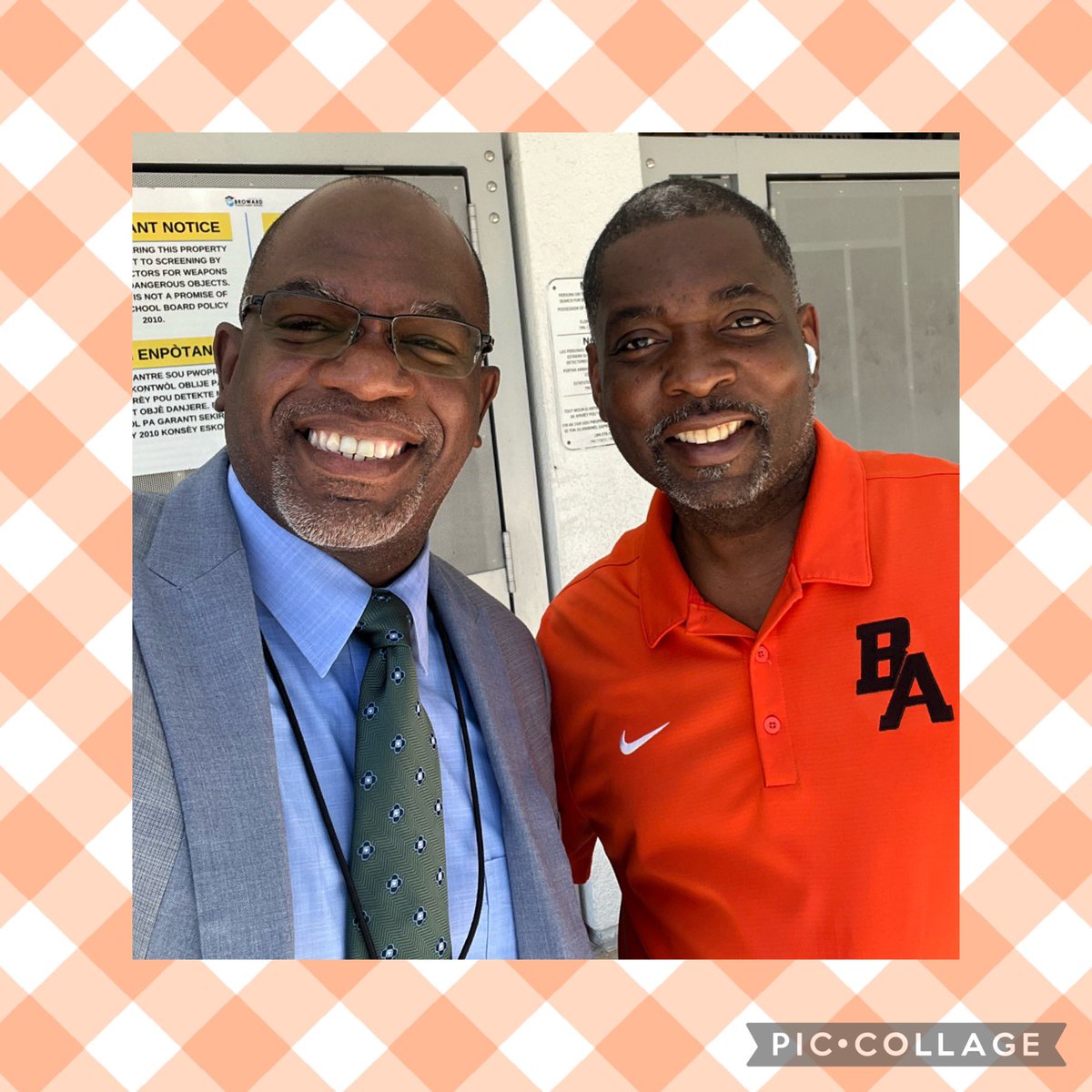 When amazing leaders work together everyone wins! Thank you Mr. Griffin for investing in our leaders. Go Dixon Go! 🙌@principalCSHS @JamesGriffin_II #LearnGrowLeadRepeat ❤️