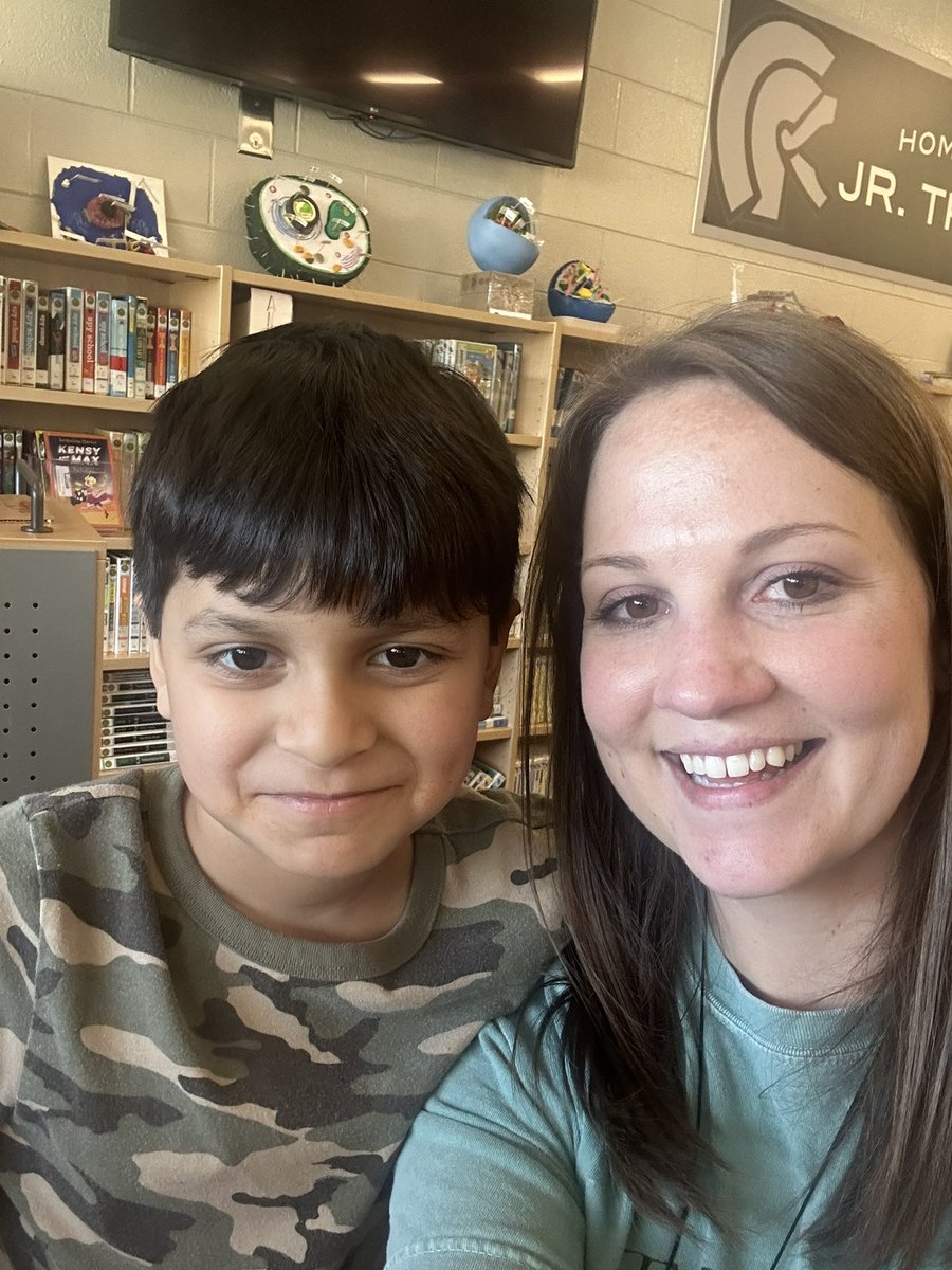 mkwalker723's tweet photo. This awesome 3rd grader and I got to play a game together as his reward for showing The Trojan Way! @MVESGainesville #RelationshipsMatter https://t.co/w5rHTEg8mv