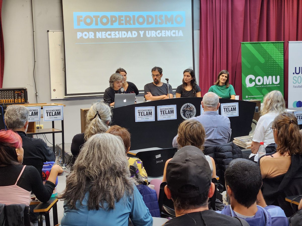 comuUBA's tweet photo. Estamos en el aula 300SG en plena jornada de "Fotoperiodismo por necesidad y urgencia" 
Un espacio para reflexionar acerca del importante rol del fotoperiodismo y de @somostelam como agencia de noticias nacional. https://t.co/DJ0Q7TSigt