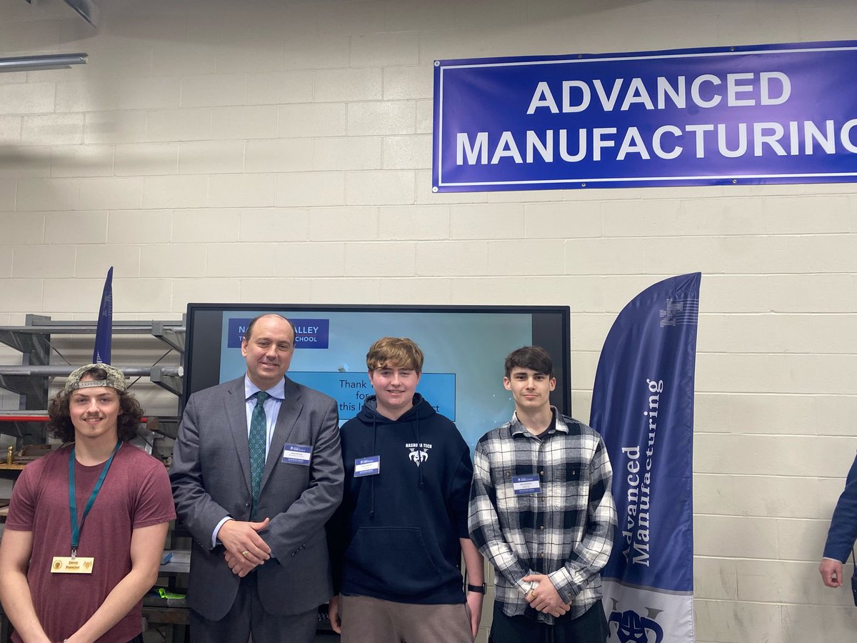 Wonderful groundbreaking in #Westford @NashobaTech expansion of #STEM Robotics & Engineering dept! Made possible by $3.7m Workforce Skills Capital Grant conceived by @CharlieBakerMA, TY @MassGovernor @MassEducation Sec @PatrickTutwiler for attending! And new solar program, too!