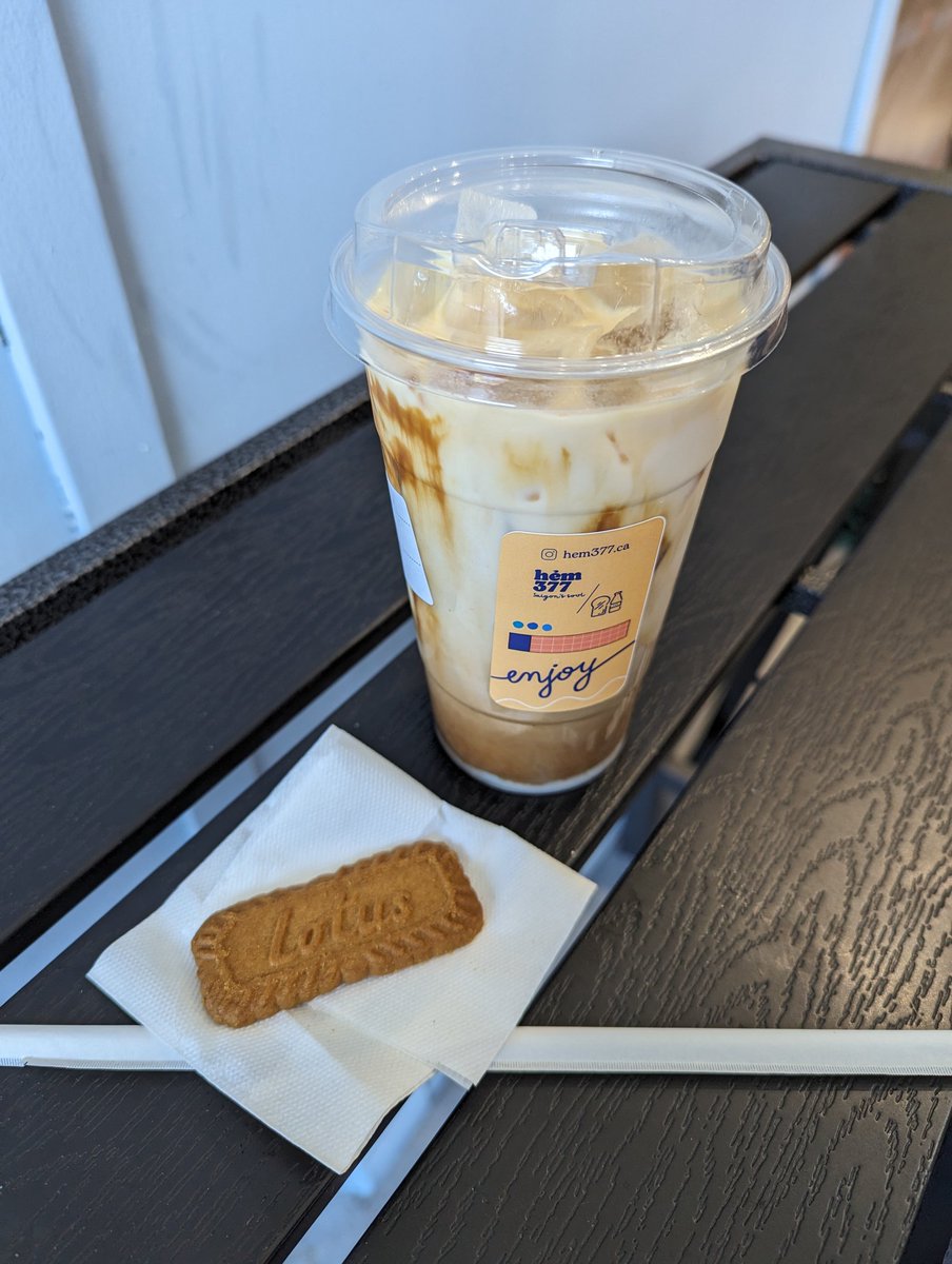 A lotus biscoff latte i got from a new vietnamese cafe joint that opened near my place, while im waiting to get my bicycle repaired. 

Verdict: its a very strong malty espresso taste with biscoff blended into it, basically viet coffee x biscoff