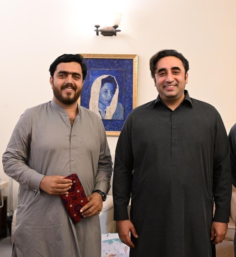 mersadambalhro1's tweet photo. Eid greetings with My Crush My beloved Chairman @BBhuttoZardari Sahb at Bhutto House Naudero. ❤️Larkana! 🌟 Honoured to spend the special day with my leader, whose kindness and leadership inspire us all. Feeling truly blessed! 🩷
#Eid_Mubarak #عيد_الفطر_2024 https://t.co/Lsk1W0eA8s