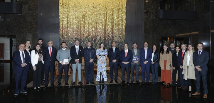 En encuentro entre empresarios y la academia, organizado por <a href="/ELTIEMPO/">EL TIEMPO</a>, invité a construir la visión de país desde la educación 
noticias.unad.edu.co/index.php/unad…