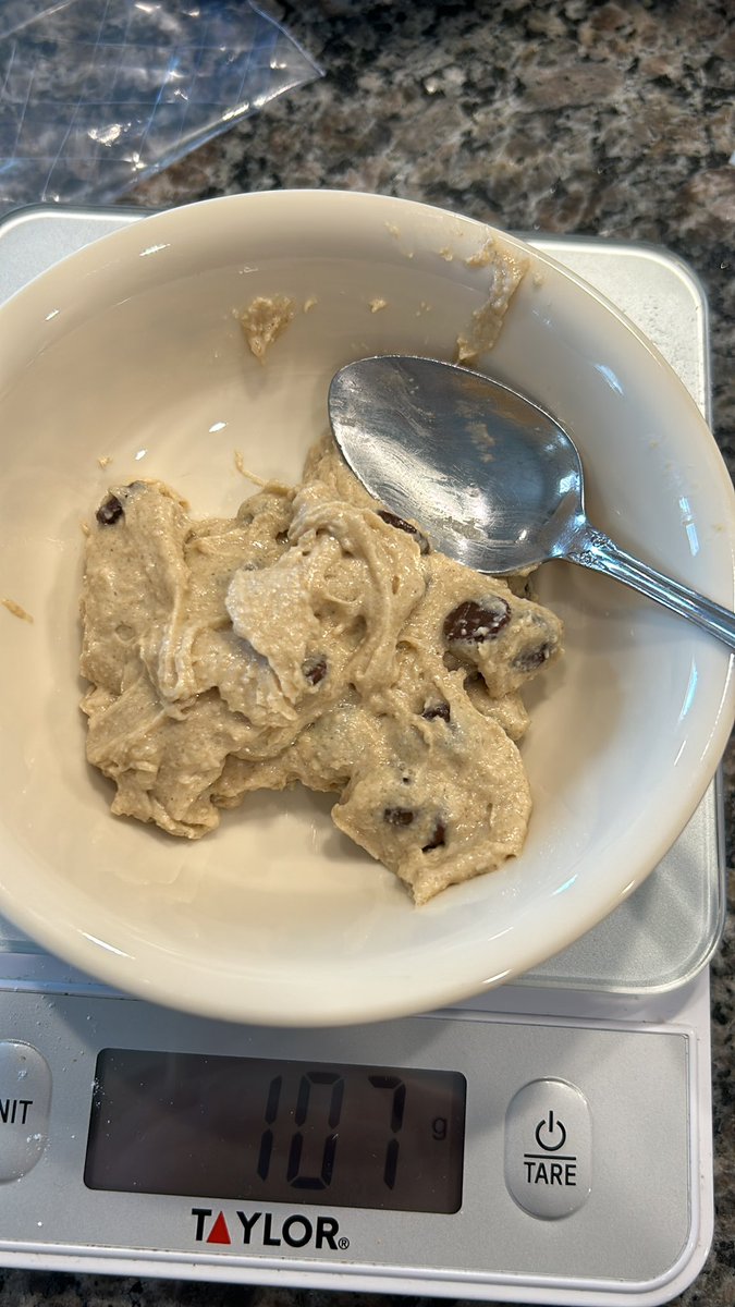 181 cals:3 broke my fast for this edible cookie dough 😭