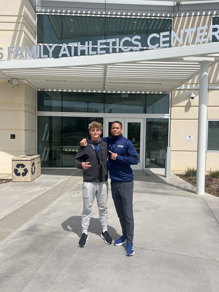 After a great visit, I’m grateful to receive my first offer from UC Davis! Thank you for believing in me, go aggies! #AGTG @VintagePlough @ColinLockett15