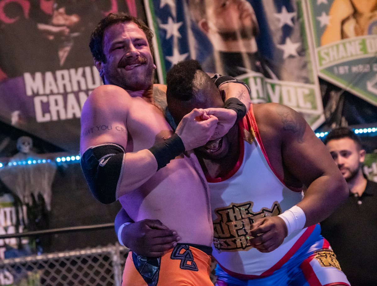 During their title match at @WrestleACTION1 DEAN~!!, Colby Corino applies one of many, many headlocks he would give to Alex Kane over the course of the bout. This was a GREAT show from top to bottom! Check it out on IWTV 📺 Shot for @OfficialPWI 📷