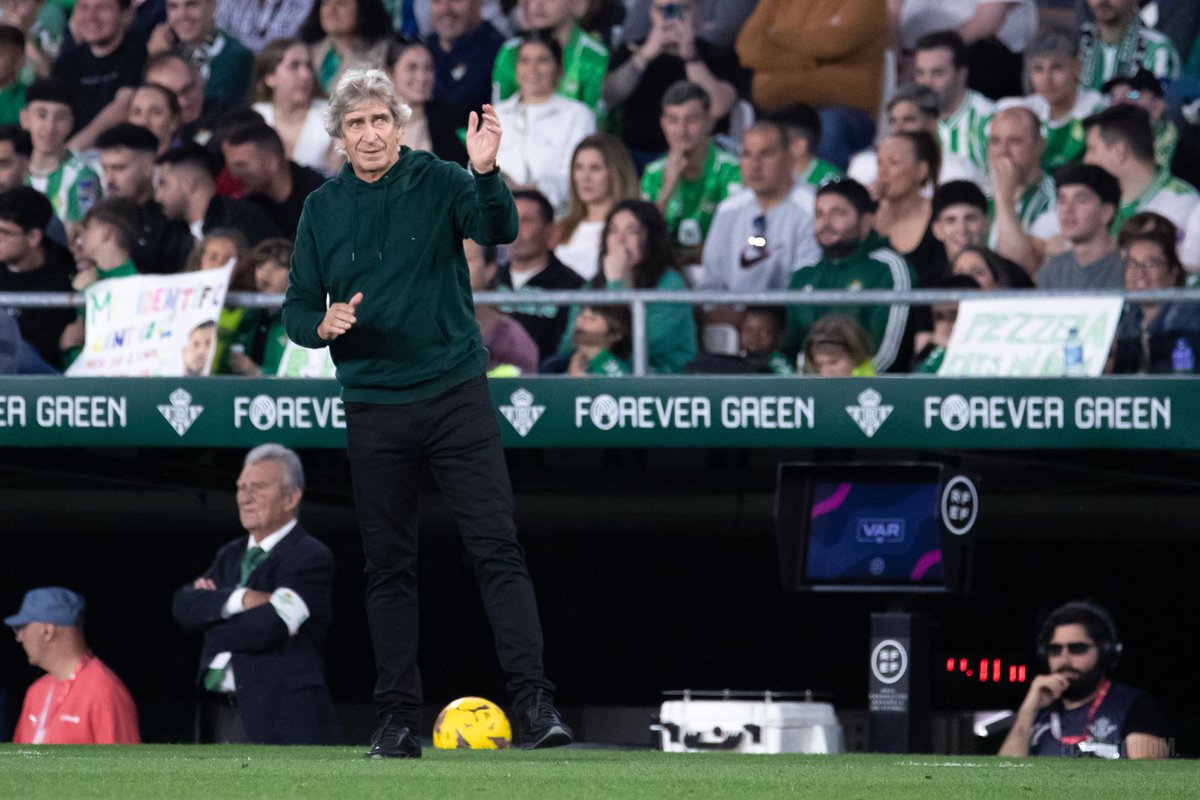 🟢Pellegrini: “El segundo tiempo me dejó muy contento” 👇 #RealBetis 🎙️ “Hicimos una fuerte autocrítica en el intermedio, pues creo que no produjimos una sola ocasión de gol clara en la primera mitad” 📷Francisco Gordillo betis.besoccer.com/noticia/pelleg…