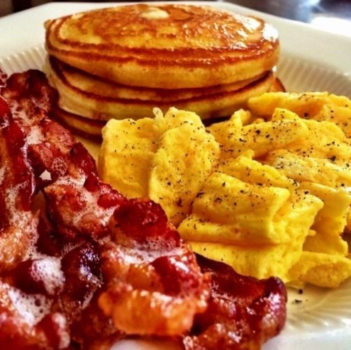 Bacon 🥓 Pancakes 🥞 and Scrambled Eggs   homecookingvsfastfood.com 
#homecooking #homecookingvsfastfood #food #fastfood #foodie #yum #myfood #foodpics