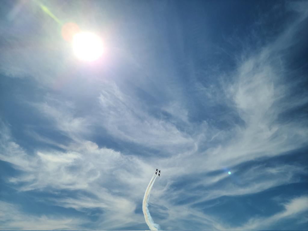MarvinDMartian_'s tweet image. Break Direct Overhead #BlueAngles burning up the skies of #KNFW Fort Worth, Carswell #Airshow #avgeek