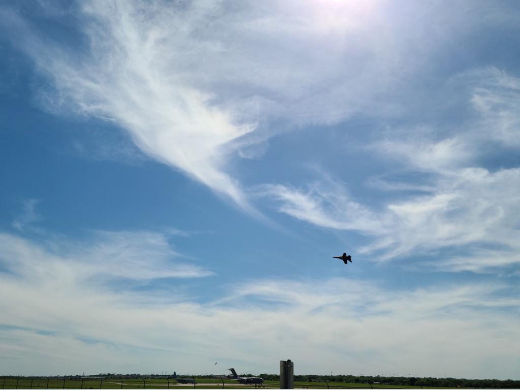 MarvinDMartian_'s tweet image. #BlueAngles burning up the skies of #KNFW Fort Worth, Carswell #Airshow #avgeek