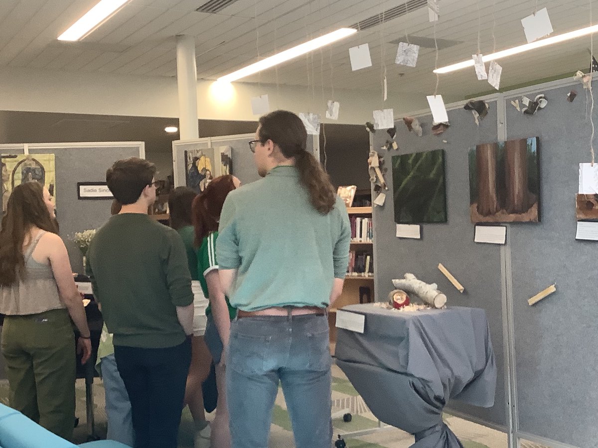 Niwot HS Library tweet media