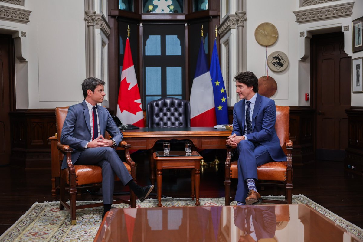 A chaque fois que je vois une photo de Justin Trudeau je fais une fixette sur ses chaussettes 😶