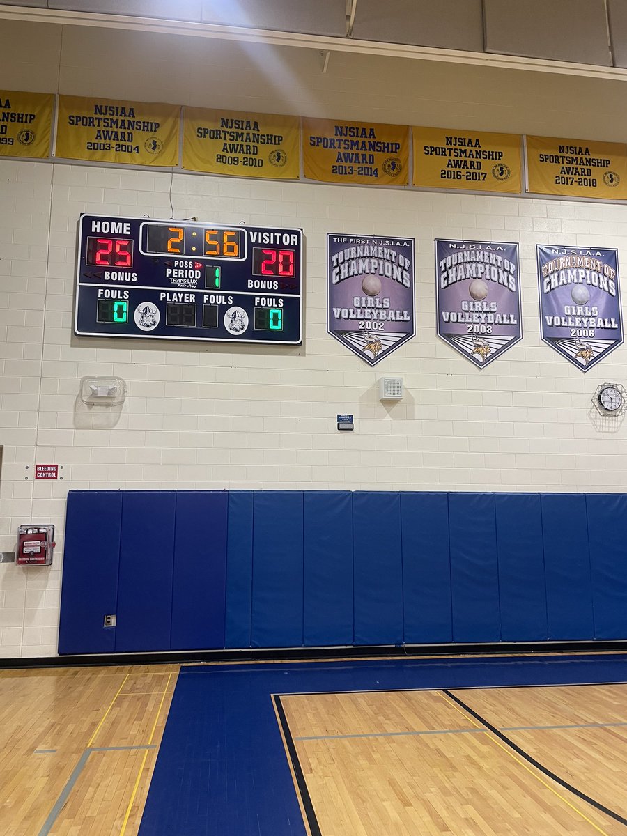 Northern Valley Boys Volleyball vs. Bergen Catholic. Northern Valley takes the first set 25-20. @NJScom @BigNorthConBNC @NVRHS_NJ @VarsityAces @NJ_Sports @BSabatiniNVD