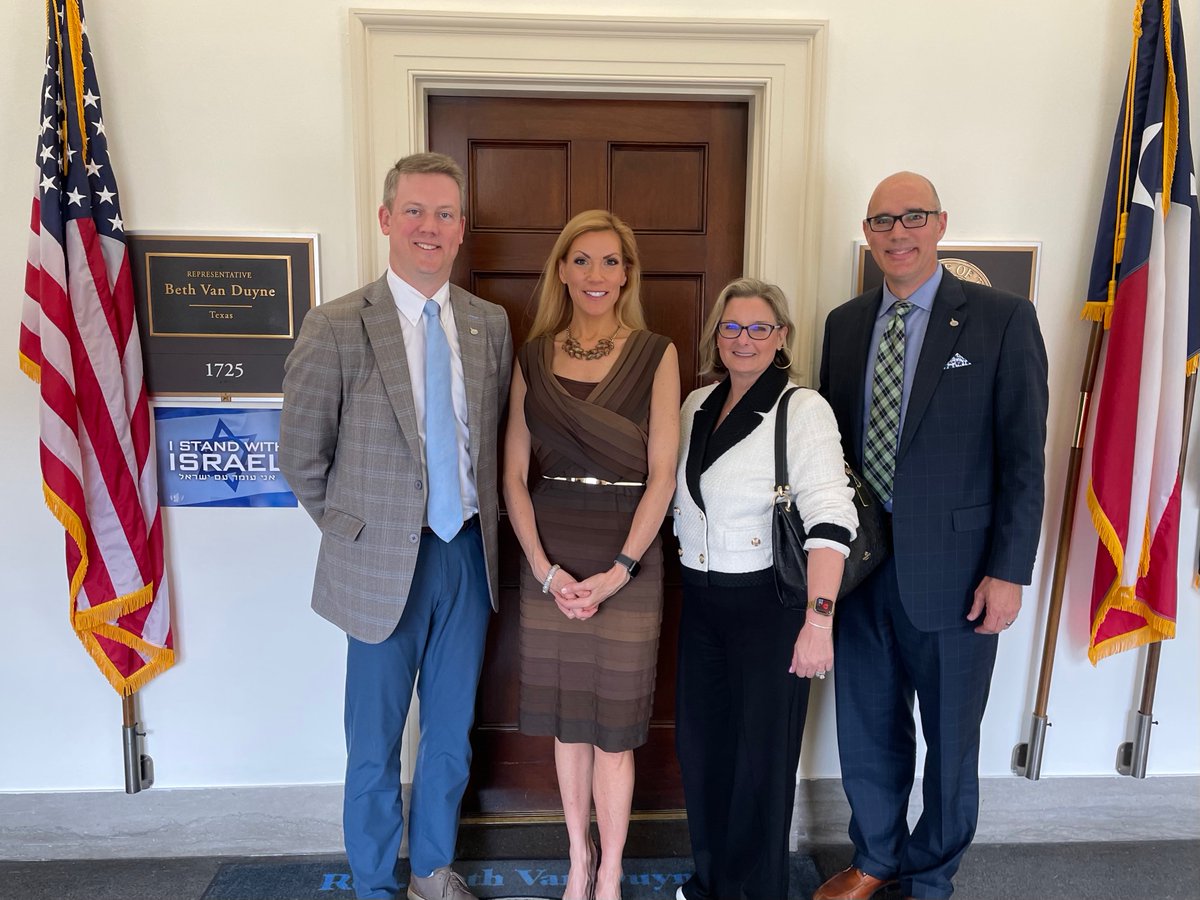 I’m grateful the Independent Insurance Agents of Texas came to the office to discuss important issues facing small businesses. Through my work on @HouseSmallBiz, I’m working to uplift our nation’s small businesses and job creators.