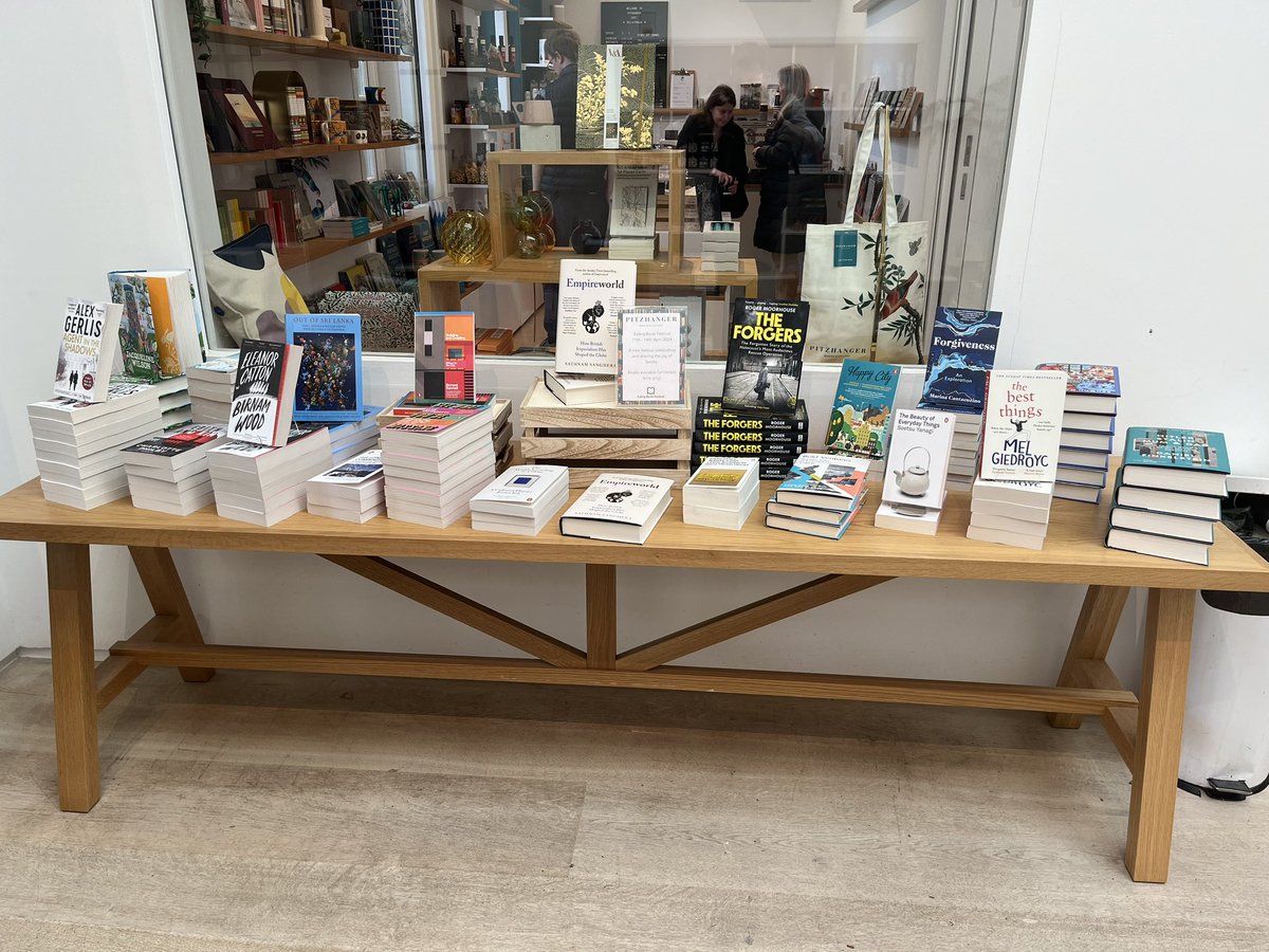 IanBurge's tweet photo. Day 2 of the 2024 @EalingBkFest and three more excellent events:

⭐️ An inspiring poetry workshop led by @Narvision
⭐️ A discussion on the British Empire with @Sathnam
⭐️ Our local authors showcase which is surely now a fixture in #Ealing’s cultural calendar! https://t.co/wFbU7wZUv0