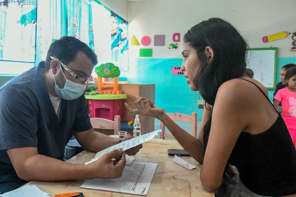 ¡Jornada de Salud para mi Maestro y Maestra en Aragua! Nos activamos con el 1 x 10 del Buen Gobierno en los municipios Girardot y Libertador para brindar atención médica integral a la comunidad educativa de 20 instituciones, en las siguientes especialidades: