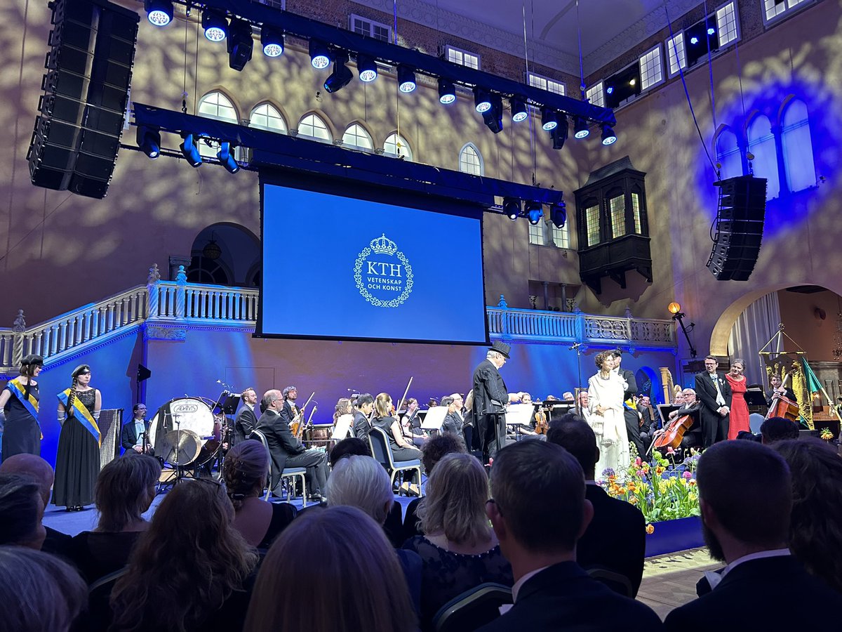 A very uplifting evening at @KTHuniversity professors’ installation, with lots of sustainability research and innovation. Excellent to see @Laura_Cozzi_ awarded an honorary doctorate, for the incredibly important work of @IEA in presenting evidence and data for climate action.